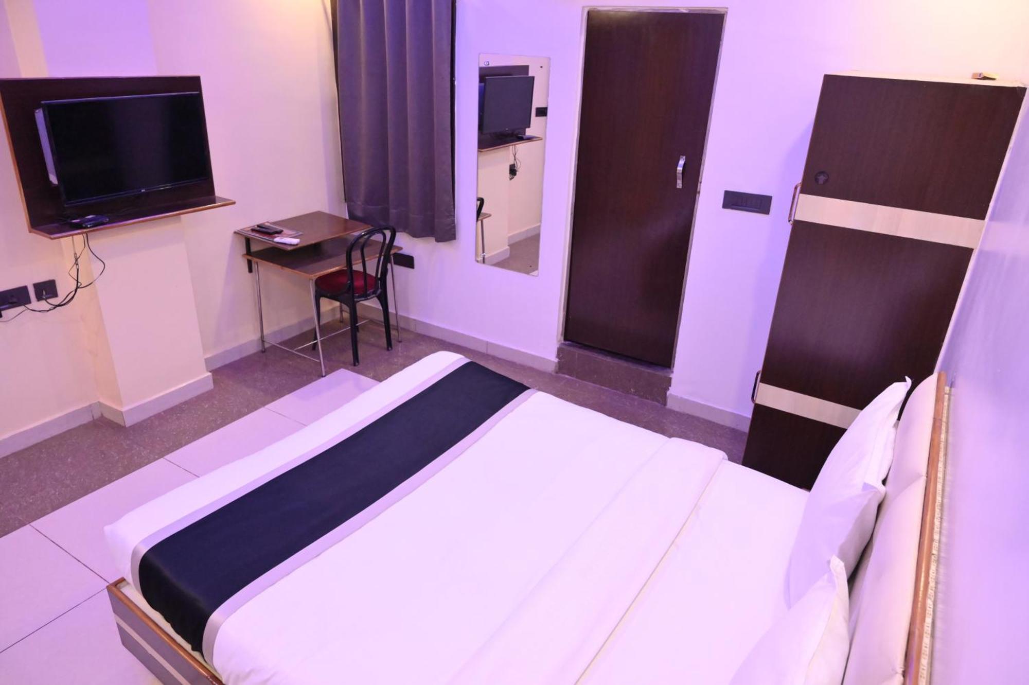 Hotel Riddhi Regency Lucknow Buitenkant foto