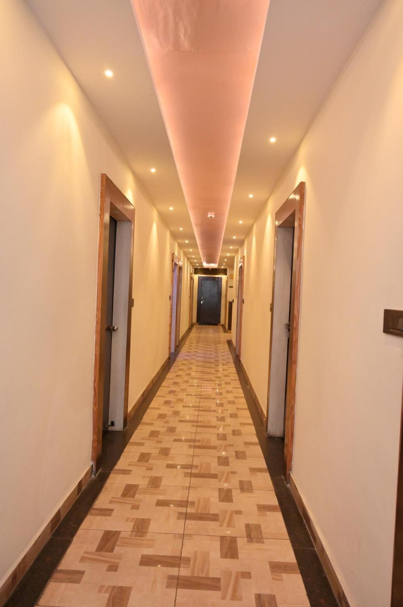 Hotel Riddhi Regency Lucknow Buitenkant foto