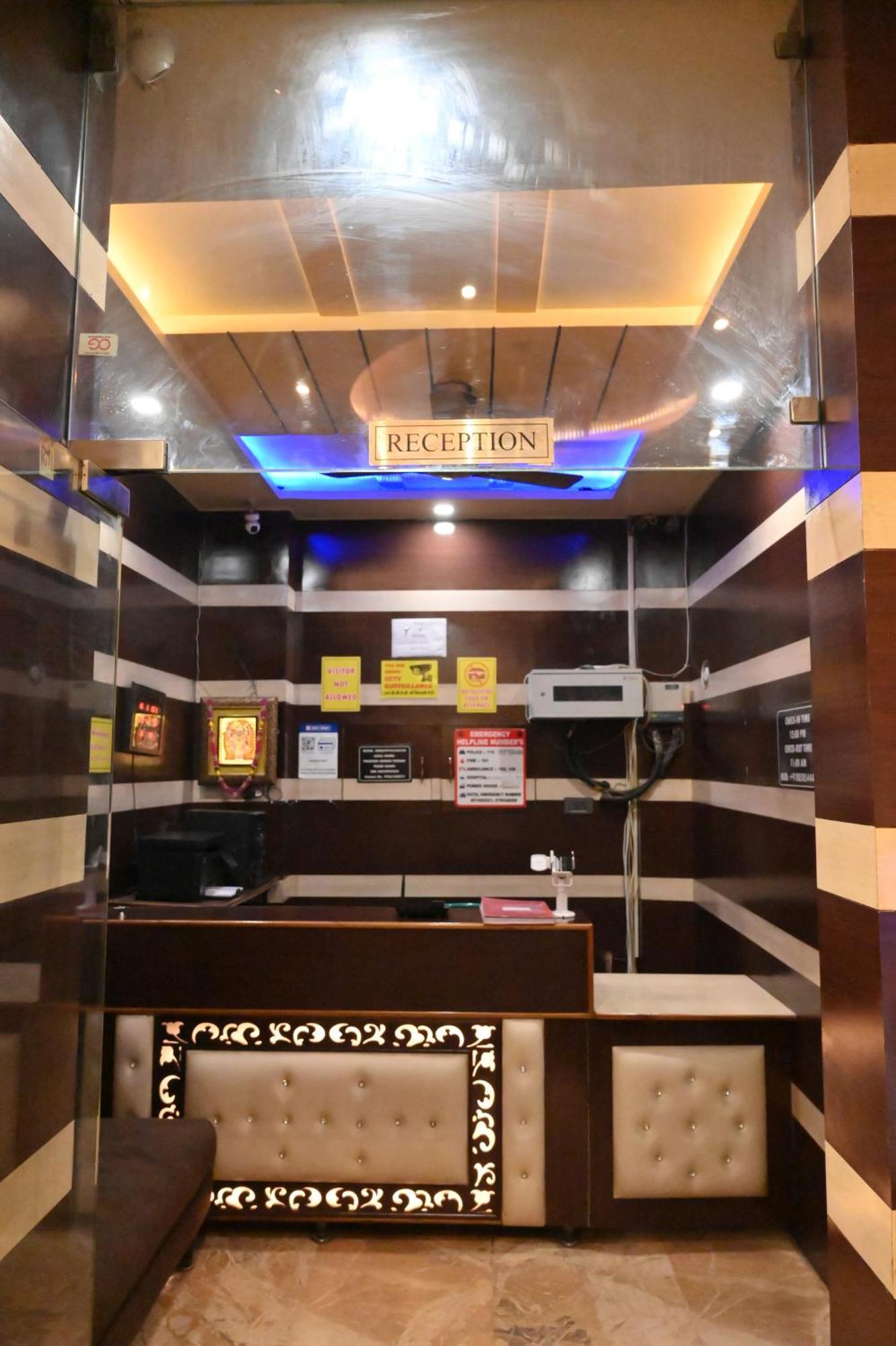 Hotel Riddhi Regency Lucknow Buitenkant foto