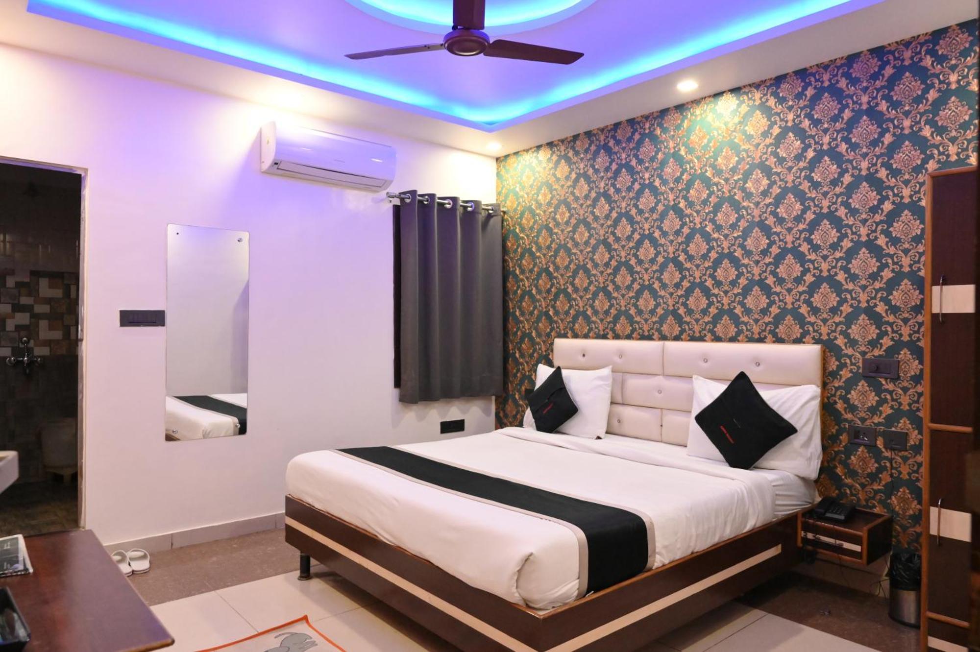 Hotel Riddhi Regency Lucknow Buitenkant foto