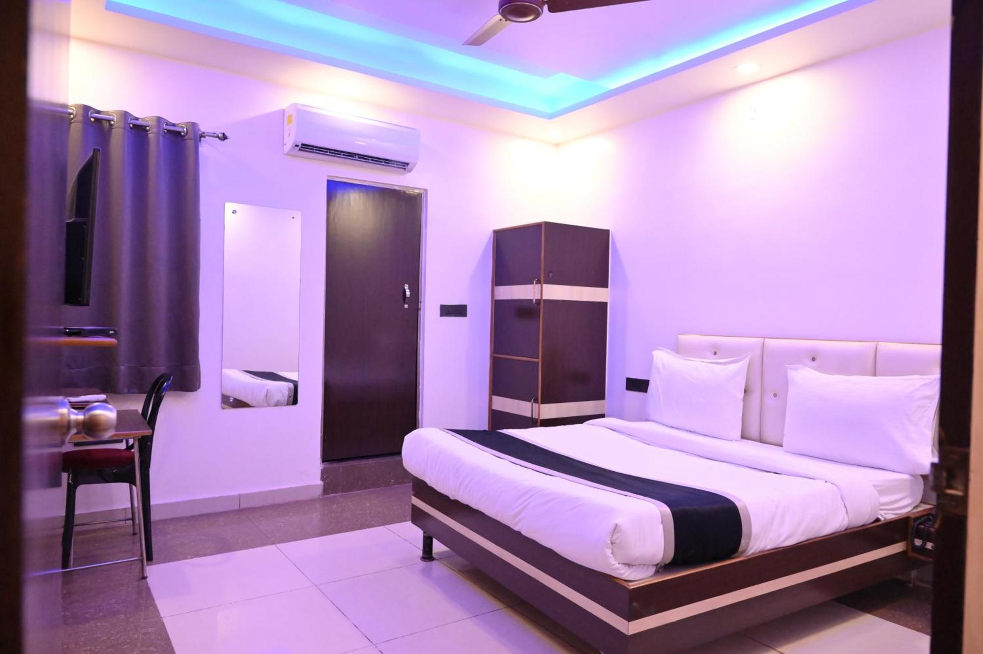 Hotel Riddhi Regency Lucknow Buitenkant foto