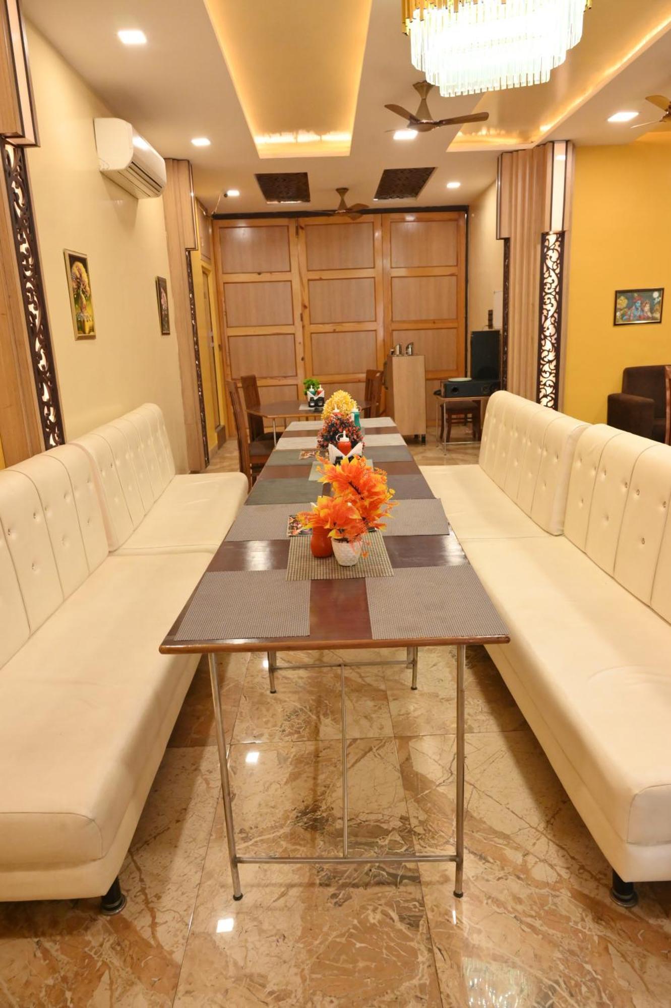 Hotel Riddhi Regency Lucknow Buitenkant foto